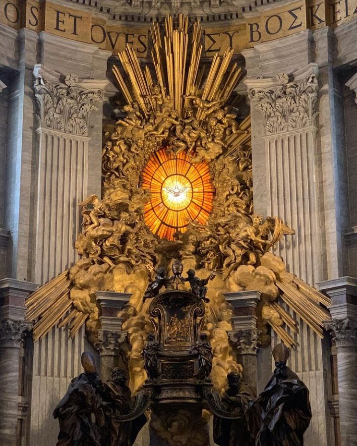 Was man in der Petersbasilika in Rom sehen kann