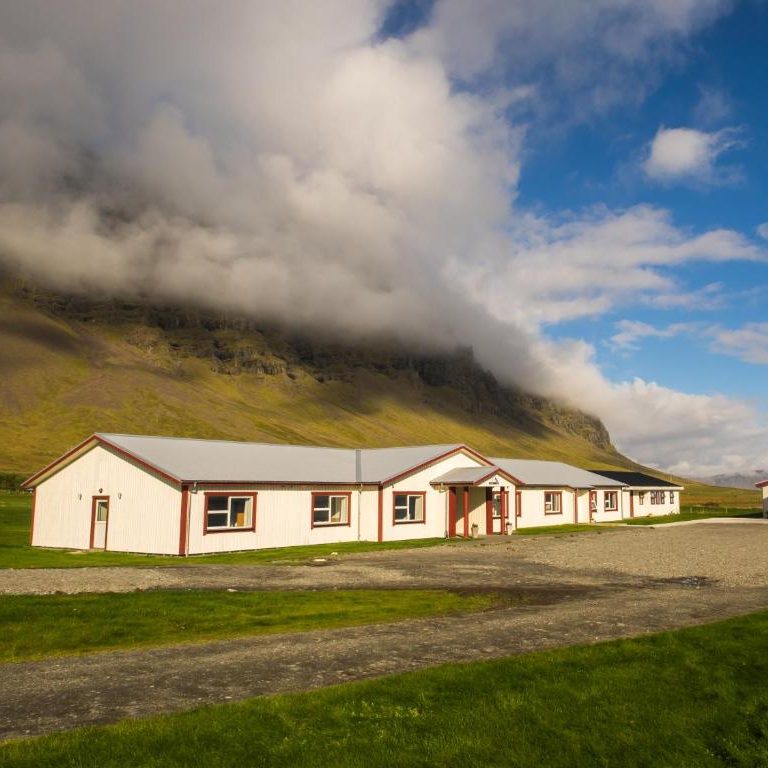 hali country hotel in island