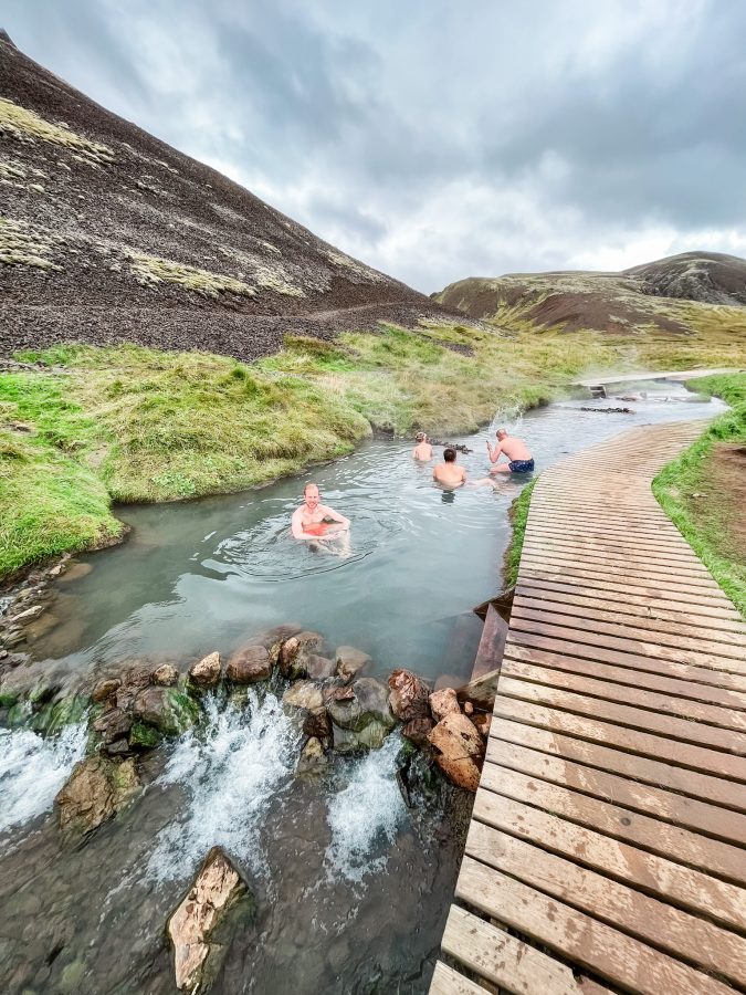 Reykjadalur heiße Quelle in Island warme Fluss