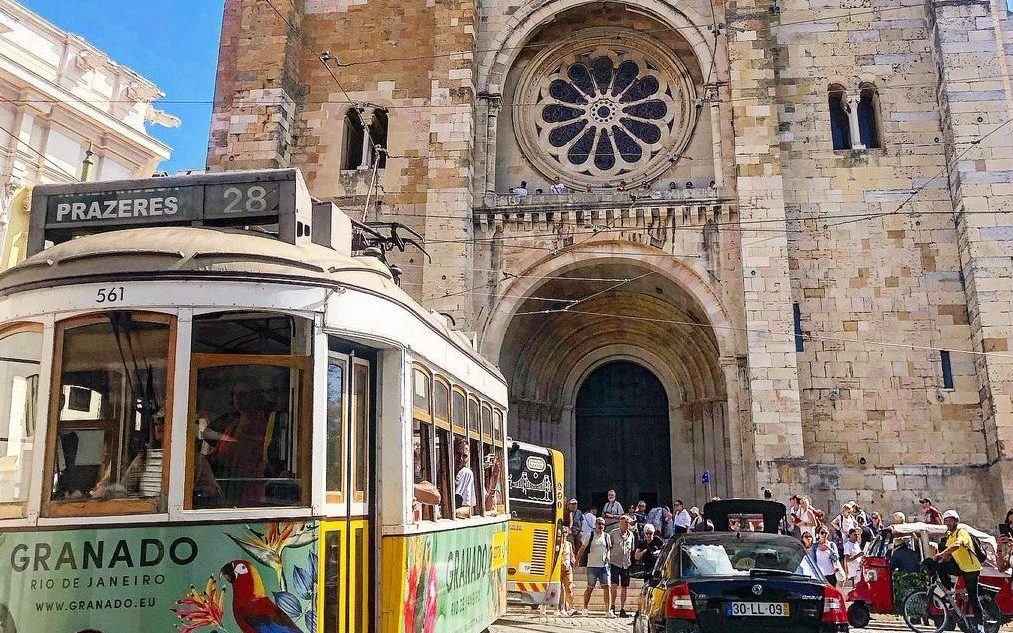 Straßenbahn 28 zur Kathedrale von Lissabon